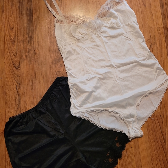 Vintage Other - Onsie with shorts